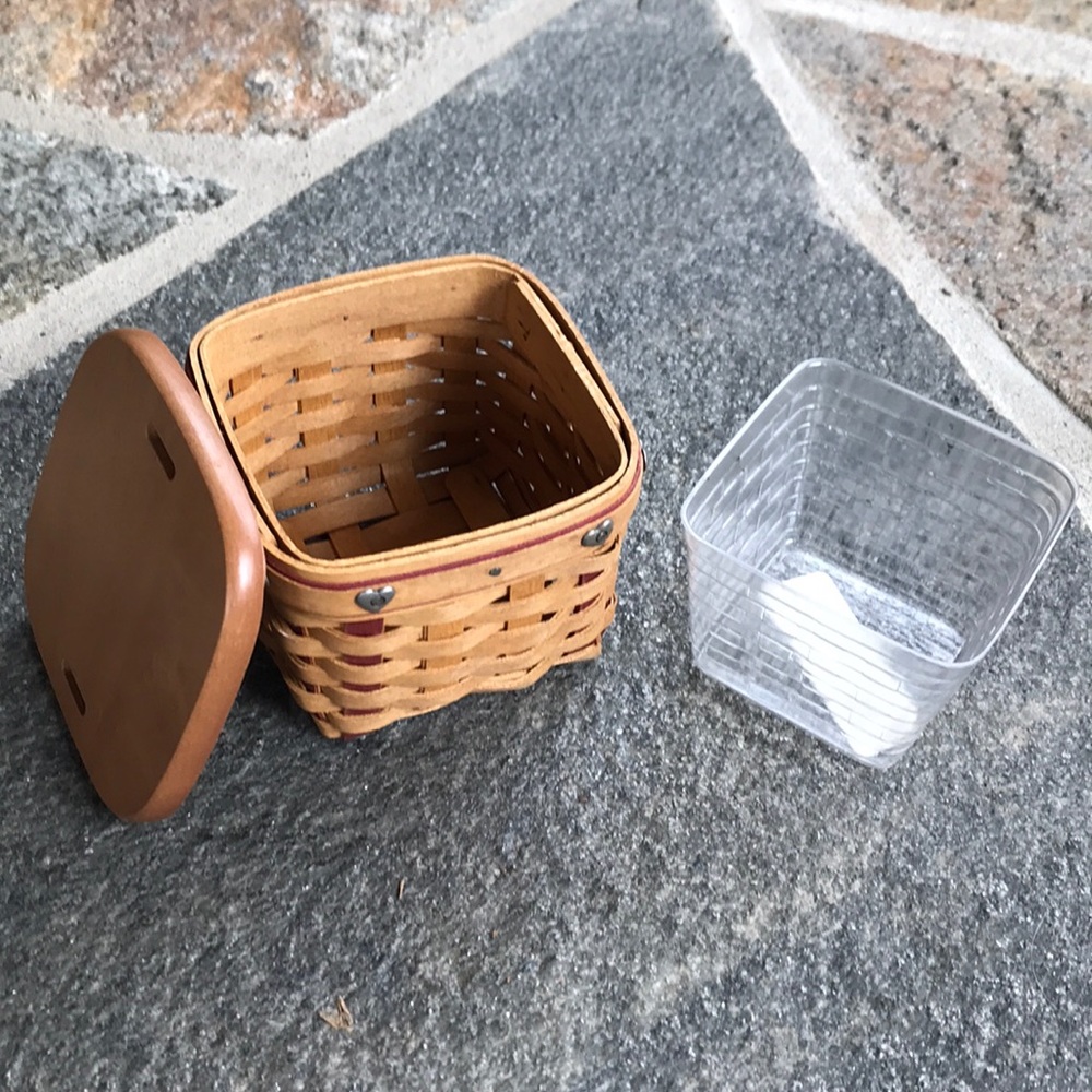 Longaberger 2003 Valentine basket